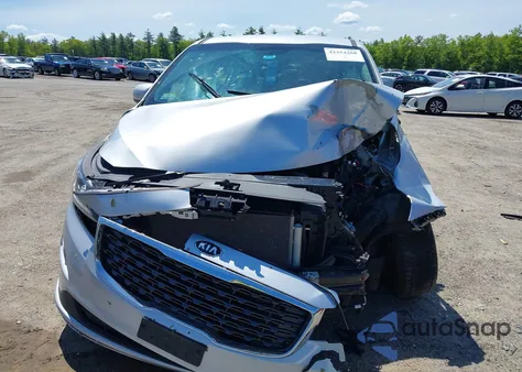 2021 Kia Sedona Lx z USA, uszkodzony, nr VIN KNDMB5C15M6675164